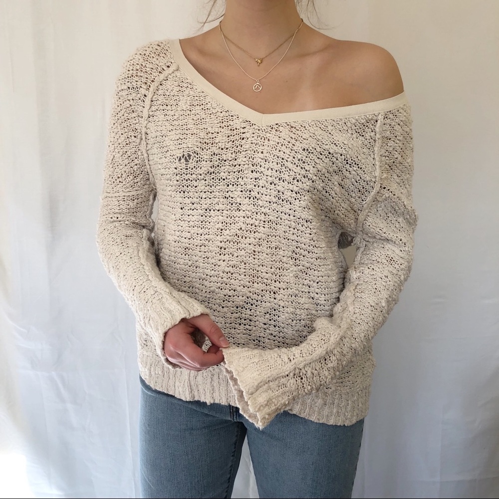 ⭐️FREE PEOPLE KNIT SWEATER⭐️ - Picture 2 of 6